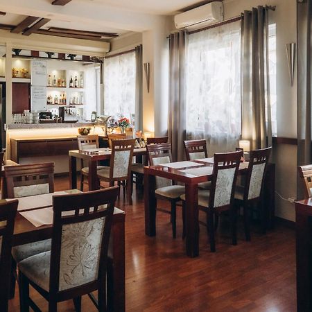 Hotel-24 Плоцк Экстерьер фото