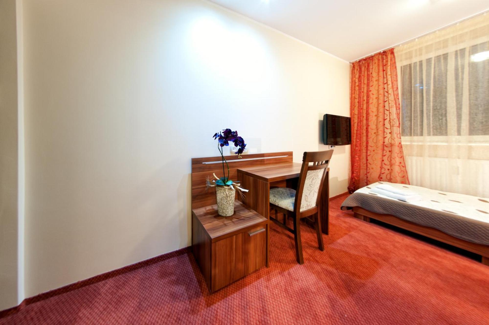 Hotel-24 Плоцк Номер фото